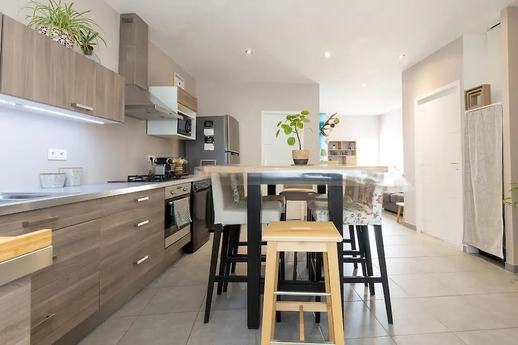 Charmant Logement De Qualite - Centre Ville De Millau contacts